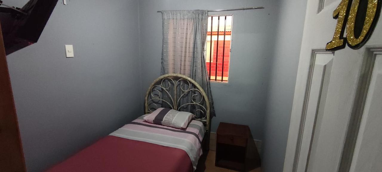 Hostal Arica 2 Bagian luar foto